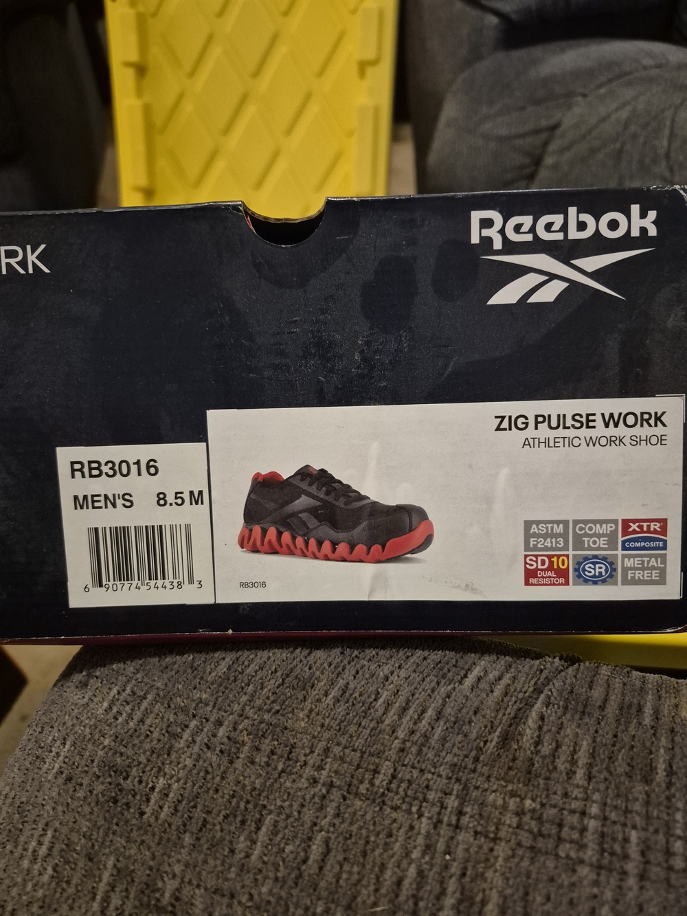 Reebok Kids Black and Red Zig Pulse Work Sneaker